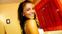 Jeune brune bais�e par un d�butant